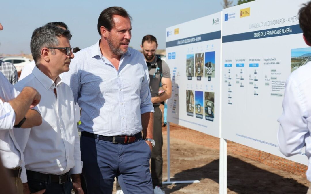 El ministro Óscar Puente asegura que trabajan en el cambiador de ancho de Granada