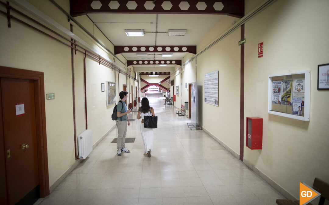 La UGR también suspende su actividad en horario de mañana este jueves