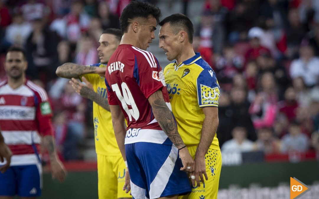 Granada y Cádiz se pegan, pero no se lastiman (0-0)