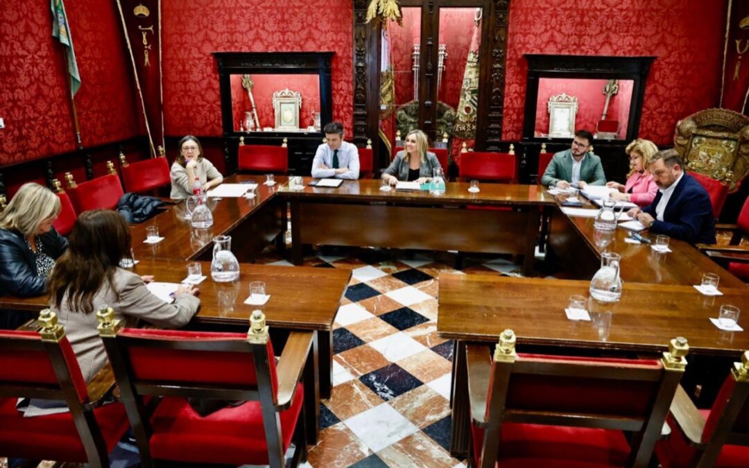 Fundación CB Granada, Niños Mutantes o la Tertulia Las Tinajas, entre los distinguidos honoríficamente por el Ayuntamiento