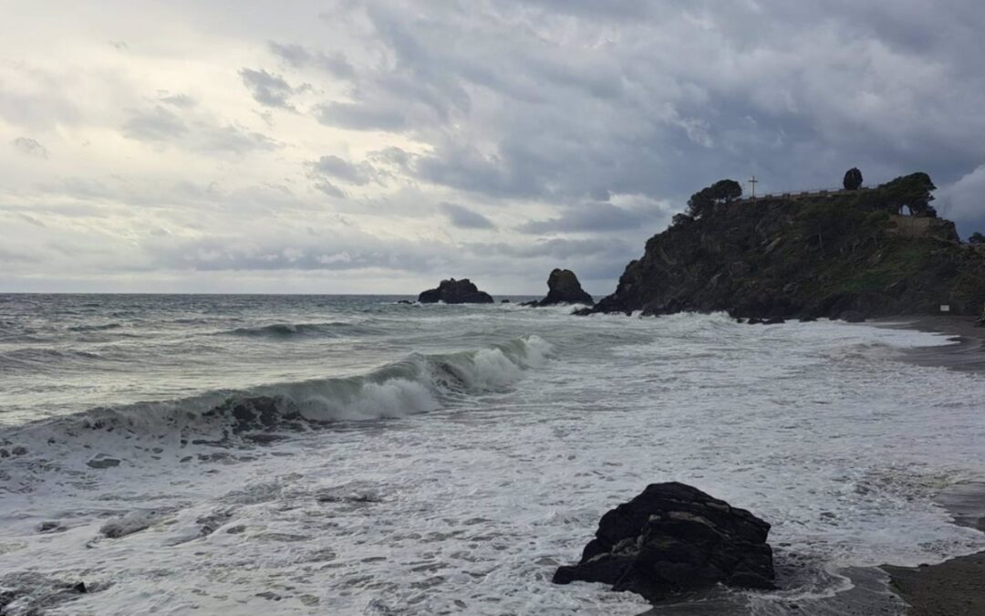 La DANA pasa por la costa sin incidencias en la primeras horas de la alerta naranja