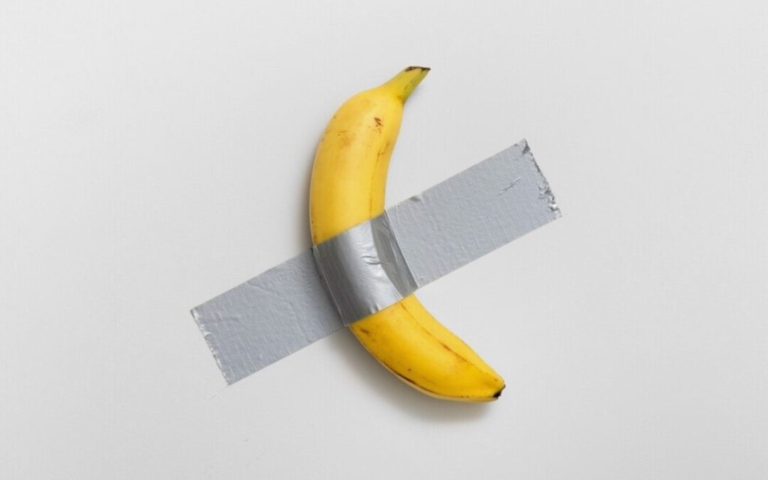 La obra de arte del plátano pegado a una pared de Maurizio Cattelan, vendida por casi seis millones de euros