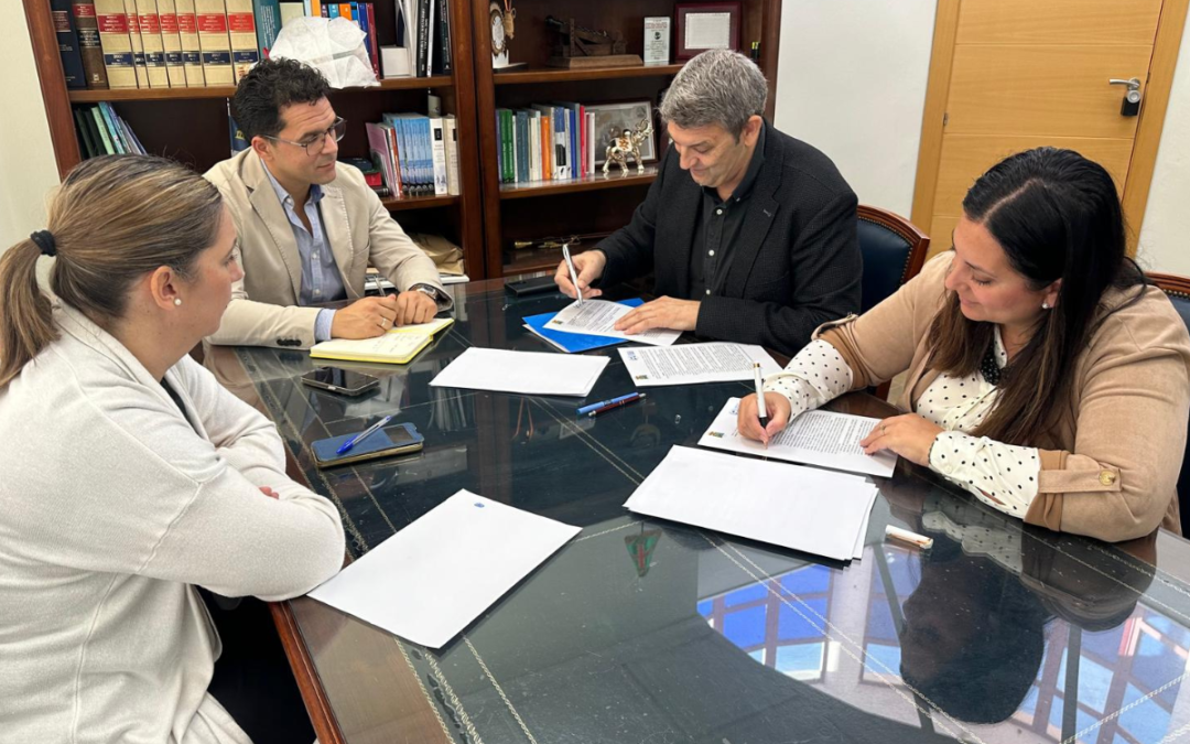 El Colegio de Veterinarios y Jun colaboran en temas de identificación animal y gestión de colonias felinas