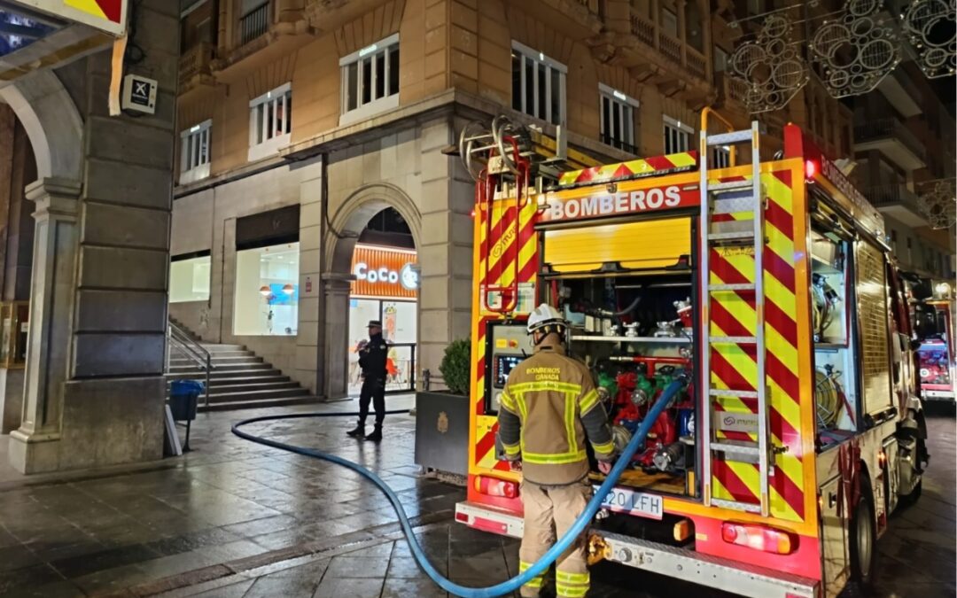 Sofocan un incendio en un céntrico restaurante de Granada