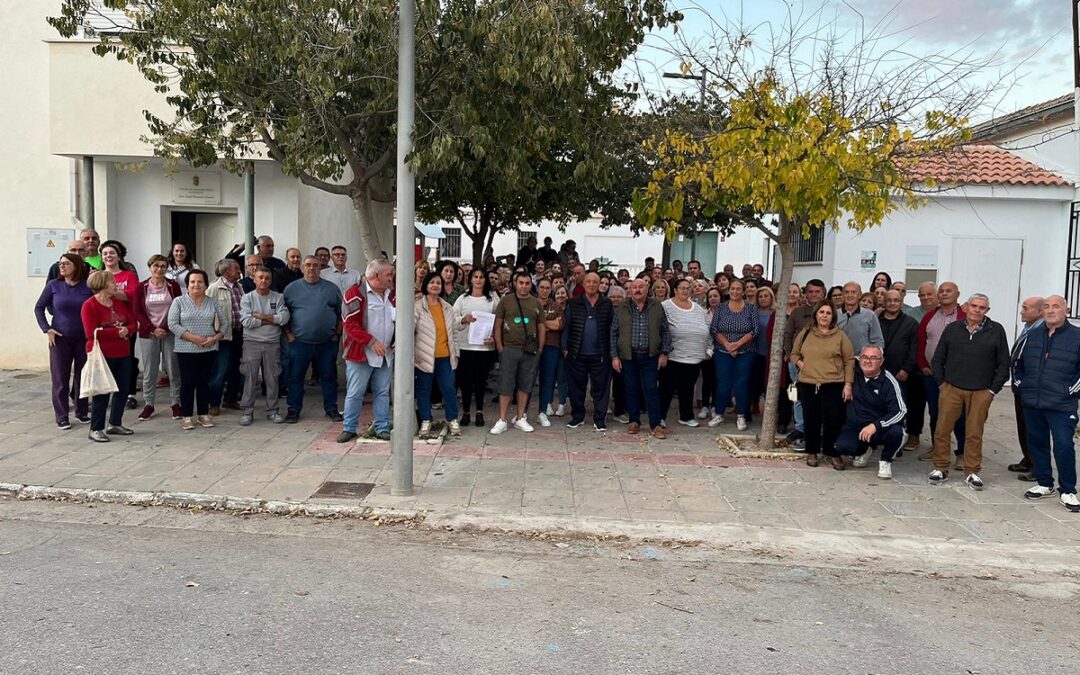 Vecinos de Casanueva reúnen 800 firmas para exigir un médico a tiempo completo en el consultorio