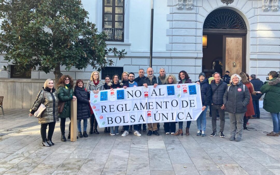 Los sindicatos de la Junta de Personal rechazan el nuevo reglamento de bolsas de trabajo del Ayuntamiento