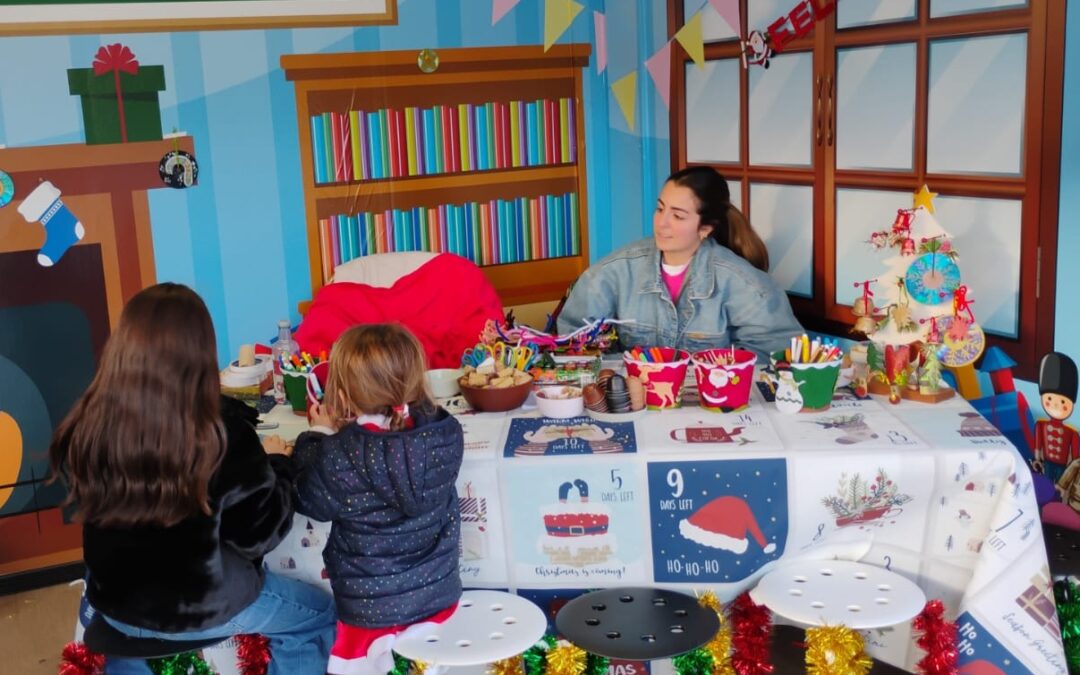 La explanada del Palacio de Congresos acoge en Navidad talleres de reciclaje