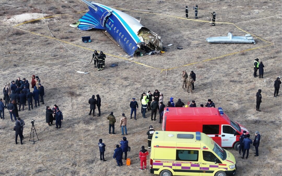 Mueren al menos 39 personas tras estrellarse un avión cerca de Aktau