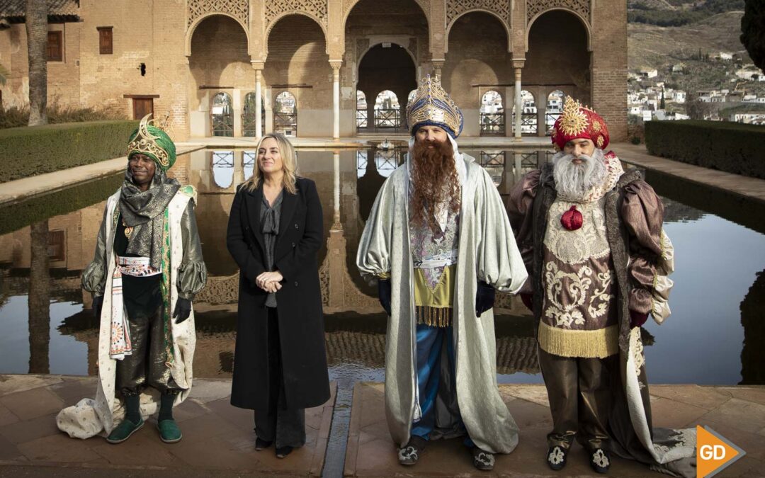 La historia que guardan los trajes de los Reyes Magos de Granada