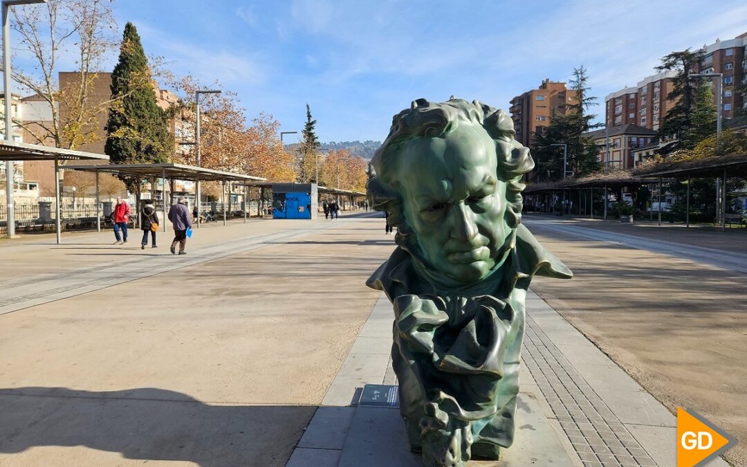 Goya 2025 | Ocho 'cabezones' gigantes ya lucen en Granada