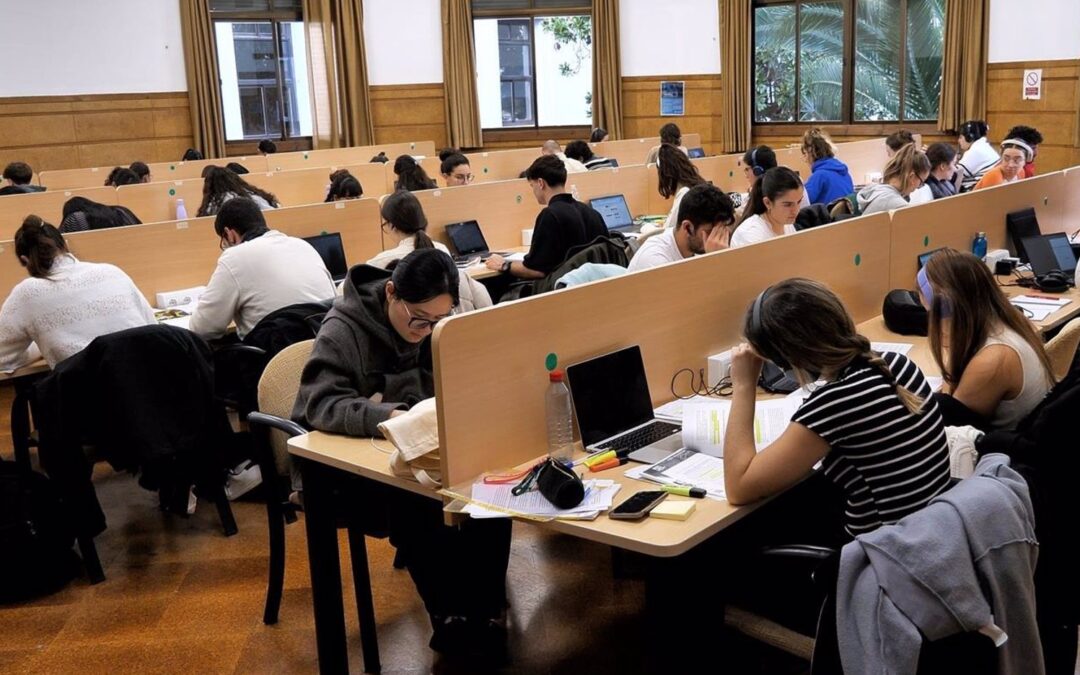 Estos son los horarios de las bibliotecas y salas de estudio de la UGR para los exámenes de enero