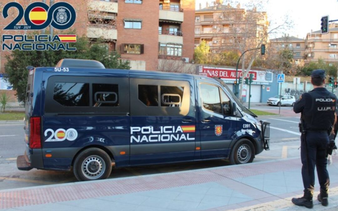 Detenido por agredir con un cuchillo a su suegra en el cuello por la venta de un piso