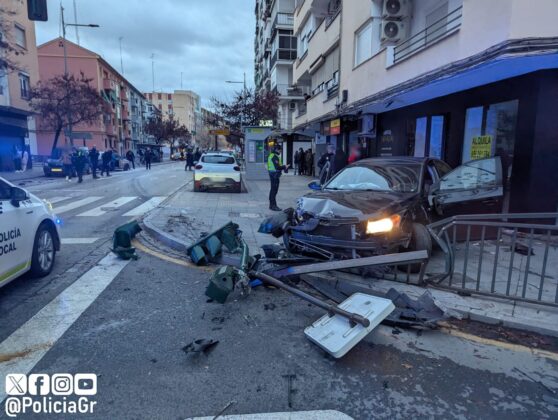 Imagen de la colisión | Foto: Twitter de la Policía Local de Granada