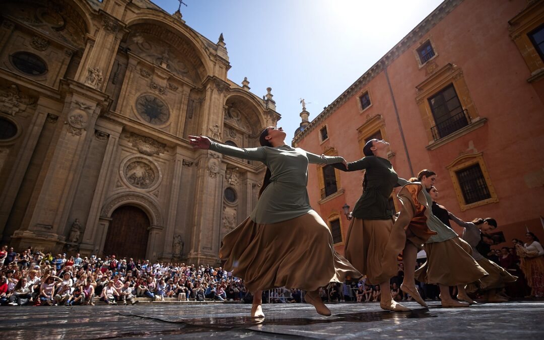 La Plaza de las Pasiegas se llena de danza