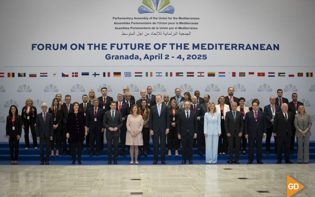 Galería | El Rey Felipe VI inaugura el Foro del Futuro del Mediterráneo en Granada