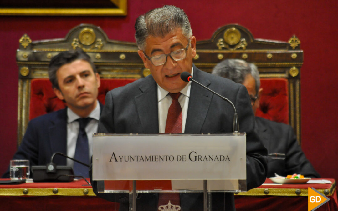 La burocracia administrativa, problema más común de los vecinos de Granada
