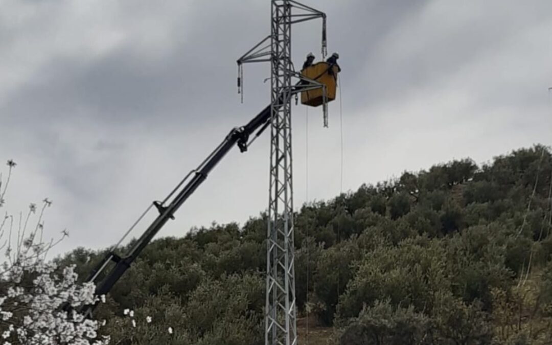 Montefrío refuerza su red eléctrica con una nueva línea de media tensión