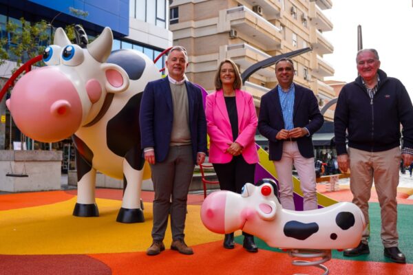 Imagen del parque infantil en plaza de la Aurora | Foto: Gabinete