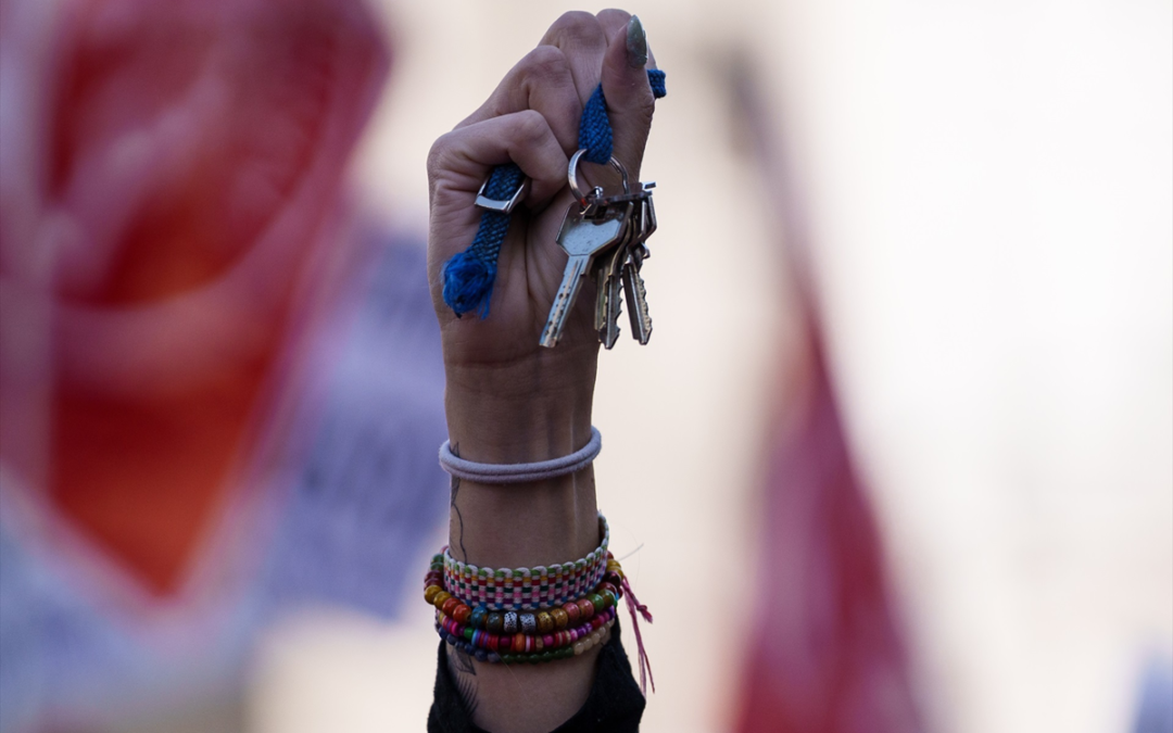 Cuatro mil personas salen a las calles por la vivienda en Granada