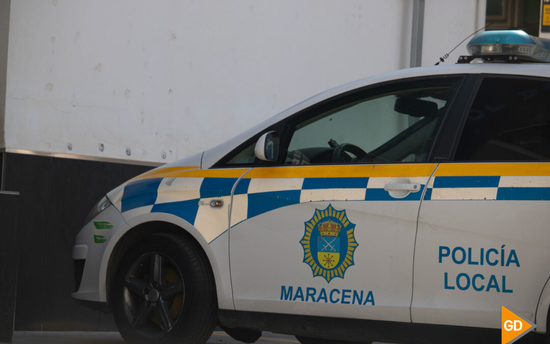 Secuencia de película en Maracena: la Policía Local escolta a una mujer de parto