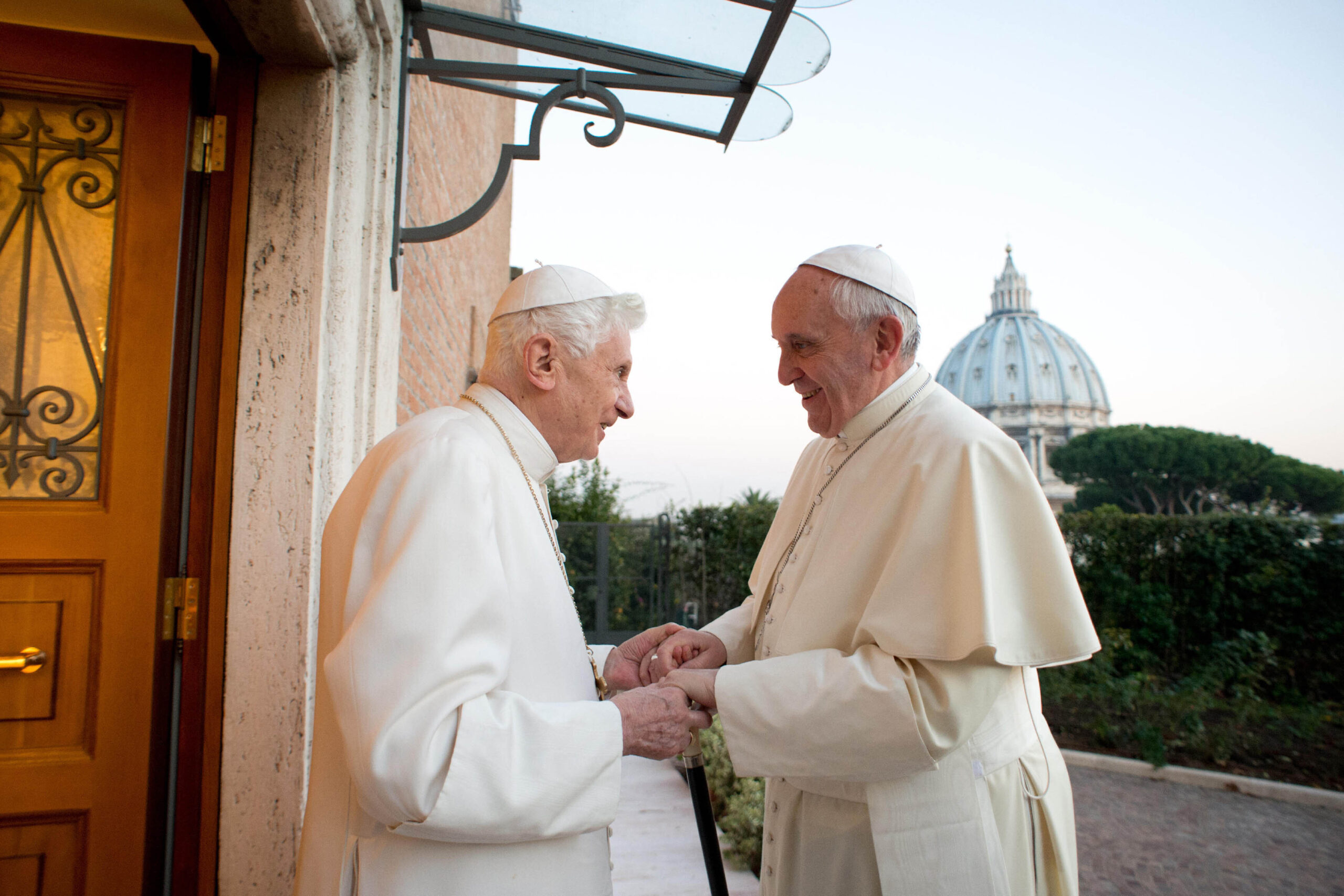 Benedicto XVI y Francisco