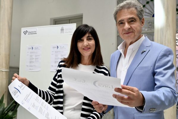 La diputada de Cultura y Educación, Pilar Caracuel, junto al director del Patronato Federico García Lorca, Juan Castilla