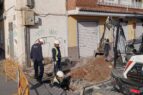 operarios arreglan avería albolote