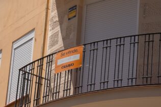 imagen de una vivienda que está puesta en venta