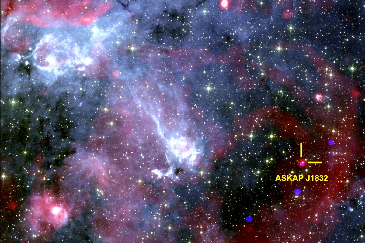 Imagen del cielo que muestra la región alrededor de ASKAP J1832-0911