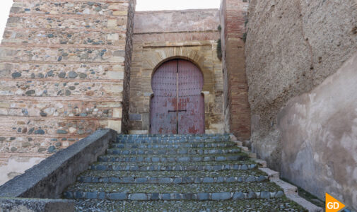 puerta monaita