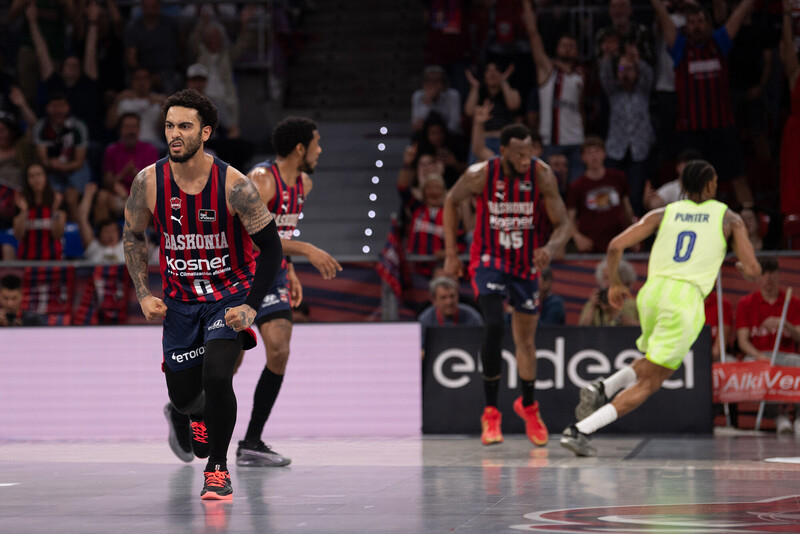 RS813987_J32 BKN-BAR Firmar acb Photo - Aitor Bouzo_02