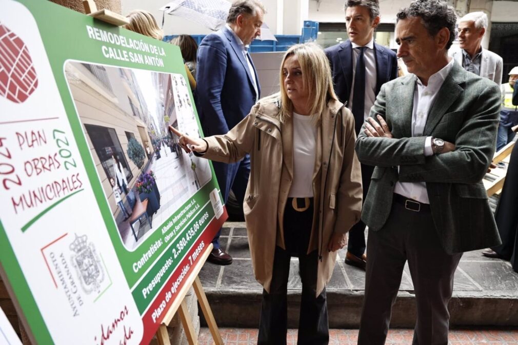 Granada.- Comienzan las obras para que la calle San Antón sea de plataforma única y preferentemente peatonal