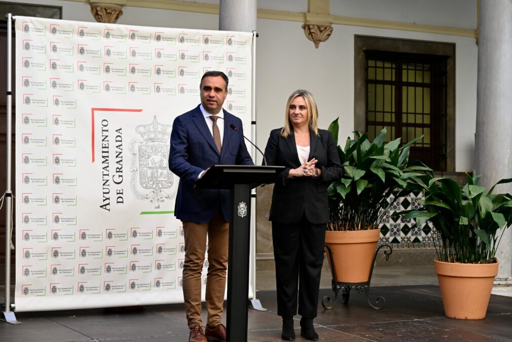 Marifrán Carazo, alcaldesa de Granada, y Francis Rodríguez, presidente de la Diputación, avanzan las novedades del Corpus 2025