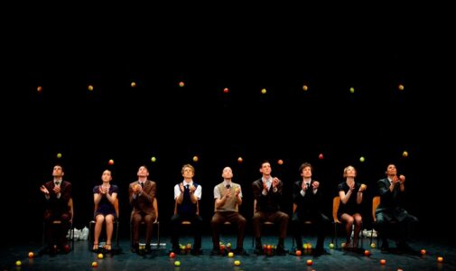 El Teatro Alhambra acoge este fin de semana a la prestigiosa compañía británica de circo y danza teatro, Gandini Juggling